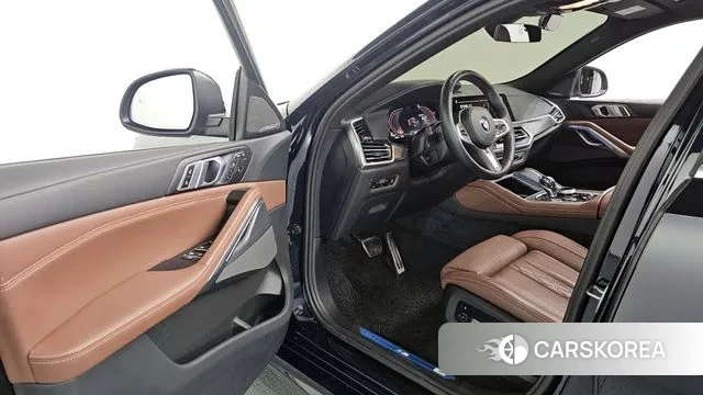 BMW X6 (G06) 2023 Черный из Кореи, фото 2