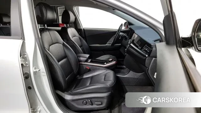 Kia Niro Plus 2022 Серебряный из Кореи, фото 2