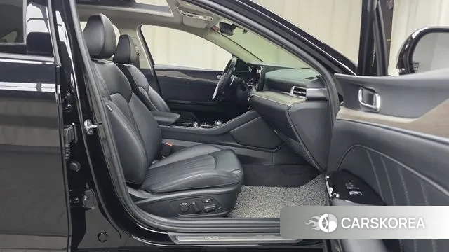 Kia K5 3rd generation 2023 Черный из Кореи, фото 2