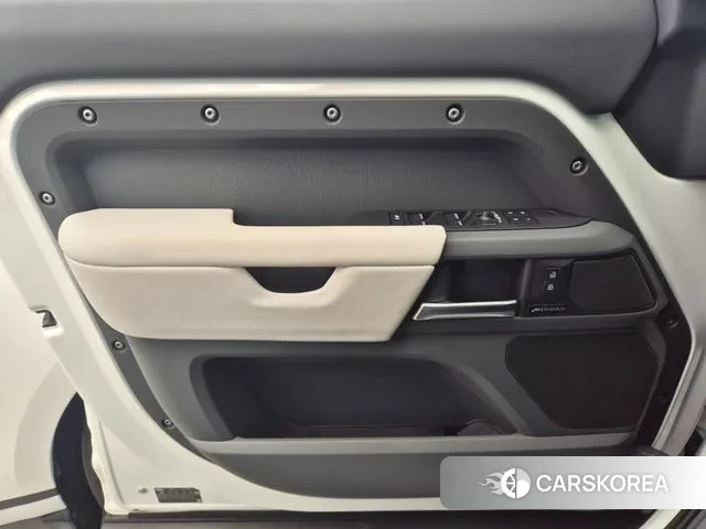 Land Rover Defender (L663) 2025 Белый из Кореи, фото 2