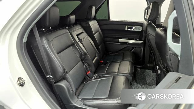 Ford Explorer 6th Generation 2021 Белый из Кореи, фото 2