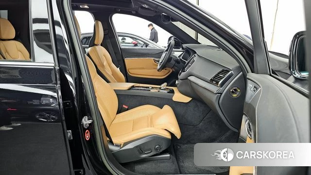Volvo XC90 second Generation 2022 Черный из Кореи, фото 2