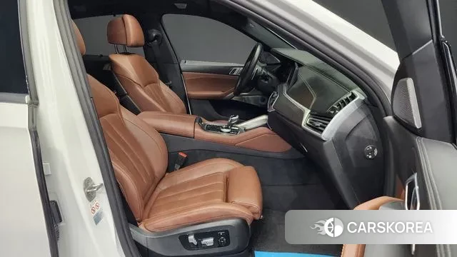 BMW X6 (G06) 2021 Белый из Кореи, фото 2