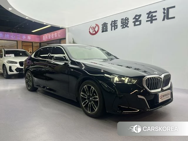BMW 5 series 2025 Черный из Китая, фото 2