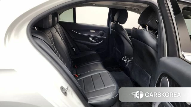 Mercedes-Benz E-Class W213 2019 Белый из Кореи, фото 2