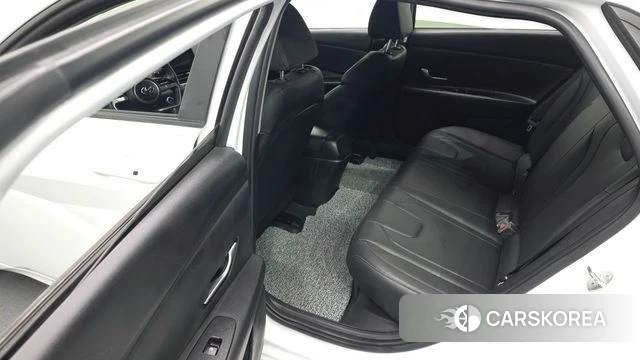 Hyundai Avante Hybrid (CN7) 2022 Белый из Кореи, фото 2