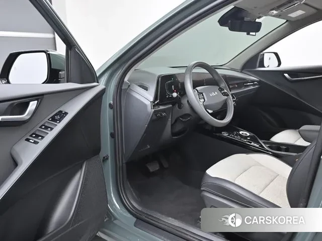 Kia Di Ol Nu Niro 2024 Темно-зеленый из Кореи, фото 2