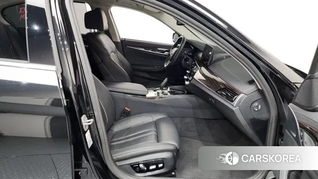 BMW 5 Series (G30) 2022 Черный из Кореи, фото 2