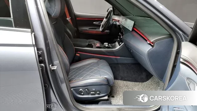 Genesis GV70 2024 Серый из Кореи, фото 2