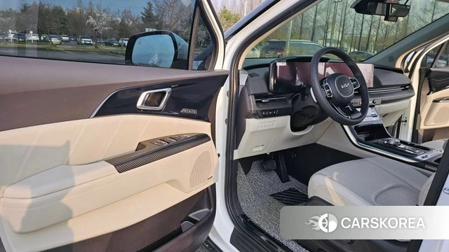 Kia Carnival 4th generation 2023 Белый из Кореи, фото 2