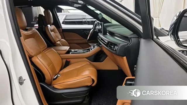Lincoln Aviator 2nd generation 2021 Белый из Кореи, фото 2