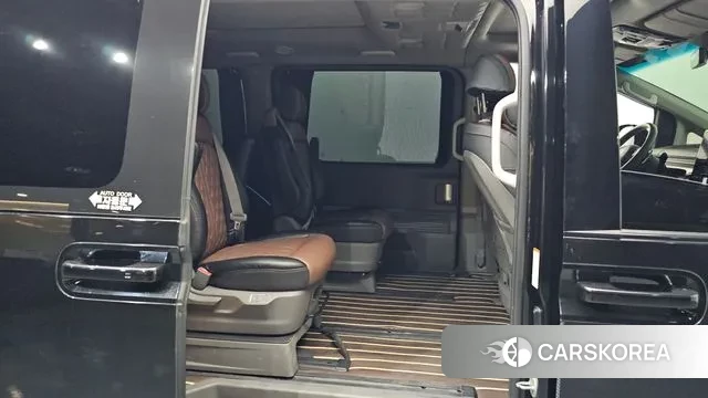 Hyundai Staria 2021 Черный из Кореи, фото 2