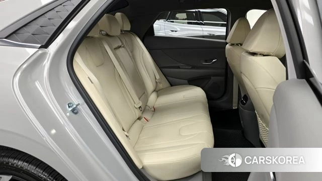 Hyundai The New Avante (CN7) 2025 Серебристо-серый из Кореи, фото 2