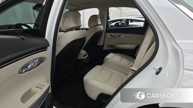 Genesis GV70 2023 Белый из Кореи, фото 2