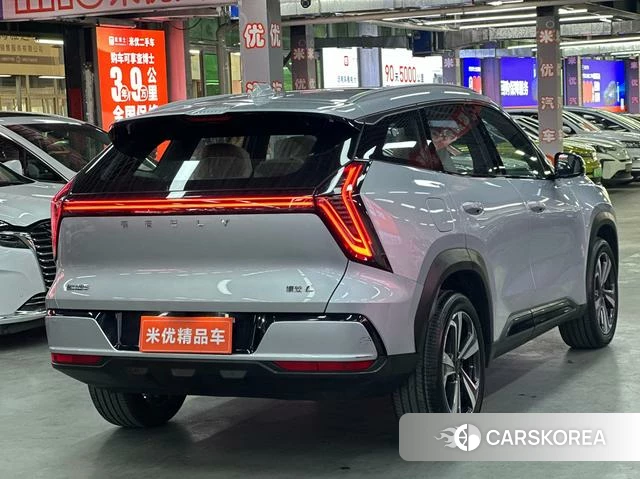 Geely Automobile Boyue L 2026 Серебристо-серый из Китая, фото 2