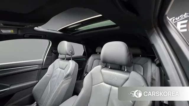 Audi Q3 (F3) 2020 Белый из Кореи, фото 2