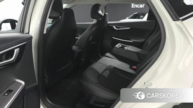 Kia EV6 2023 Жемчужный цвет из Кореи, фото 2