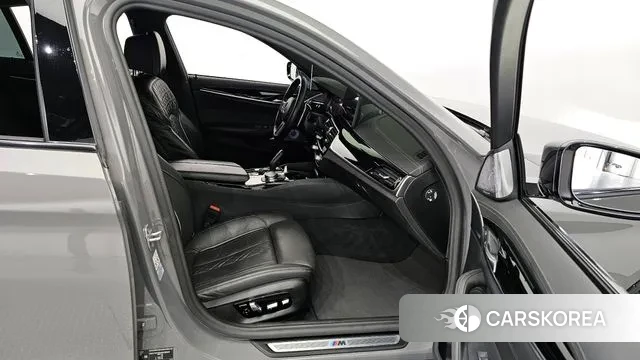 BMW 5 Series (G30) 2021 Серый из Кореи, фото 2