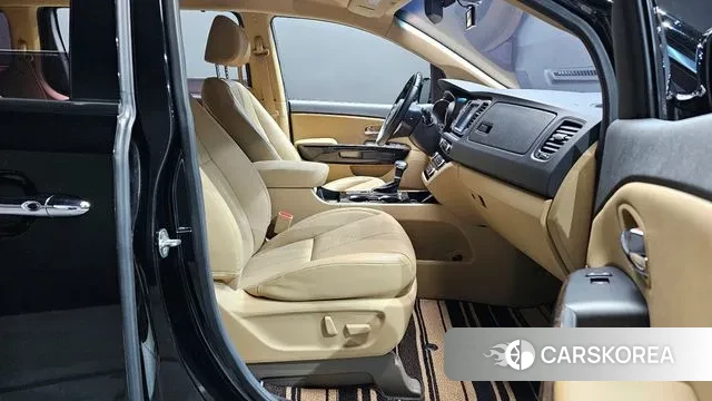 Kia The New Carnival 2018 Черный из Кореи, фото 2