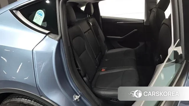 Tesla Model Y 2025 Серебристо-серый из Кореи, фото 2