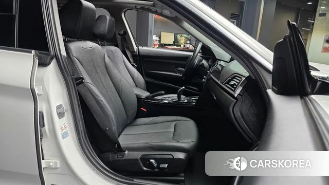 BMW 3 Series GT (F34) 2020 Белый из Кореи, фото 2