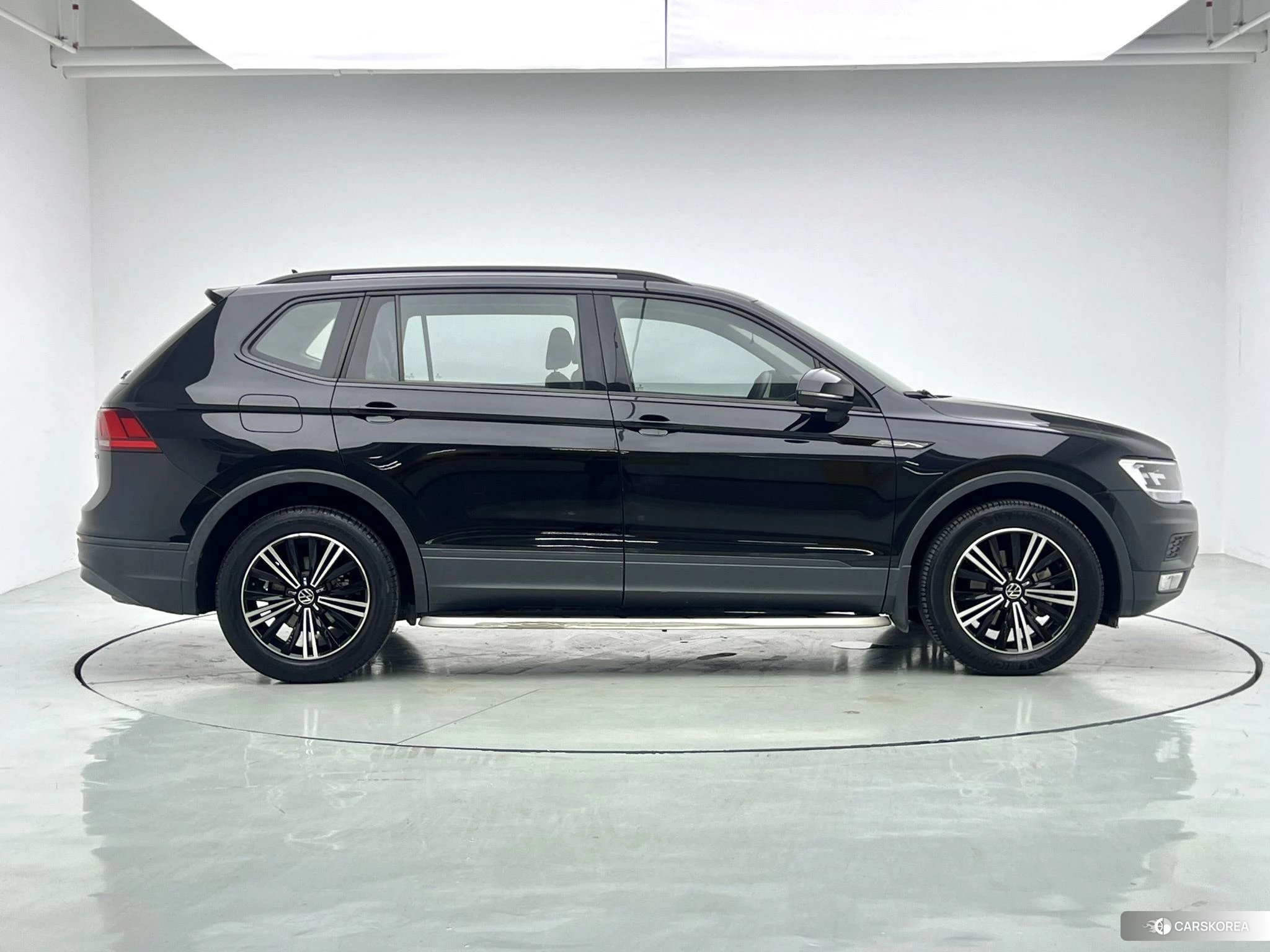 Volkswagen Tiguan L 2020 Черный из Китая, фото 2