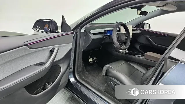 Tesla Model Y 2025 Серый из Кореи, фото 2