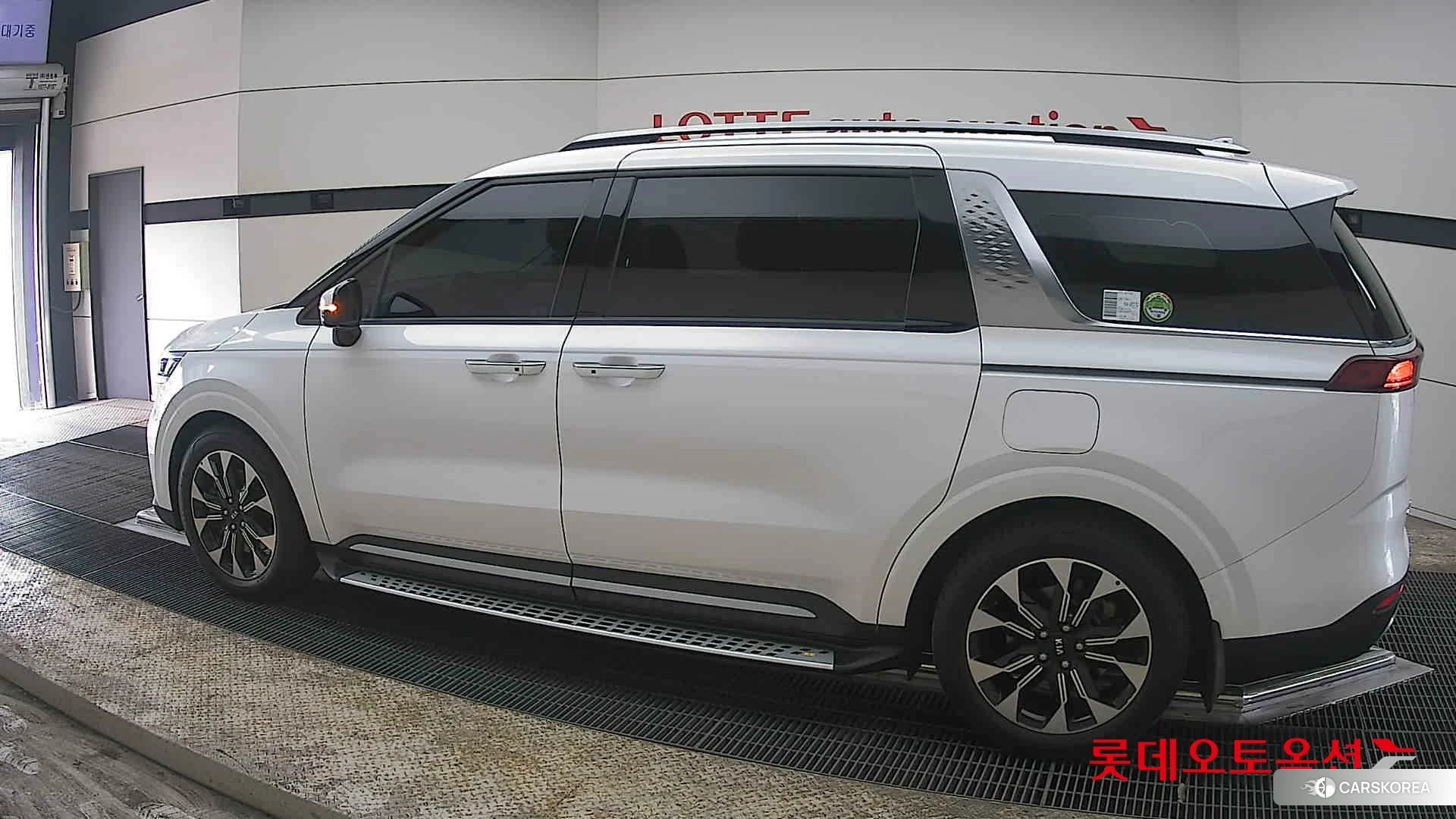 Kia Carnival Limousine 2021 Белый из Кореи, фото 2