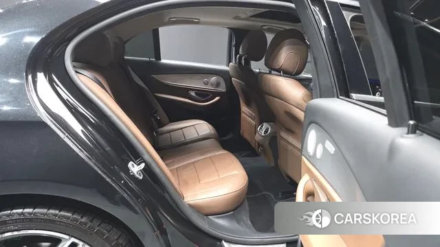 Mercedes-Benz E-Class W213 2020 Черный из Кореи, фото 2