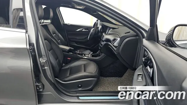 Infiniti Q30 id 2711954 из Кореи 2