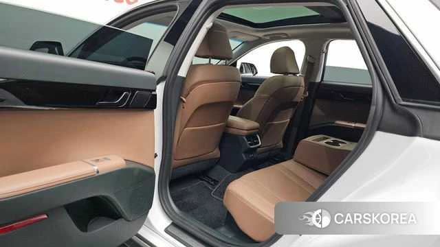 Hyundai Grandeur Hybrid (GN7) 2023 Белый из Кореи, фото 2