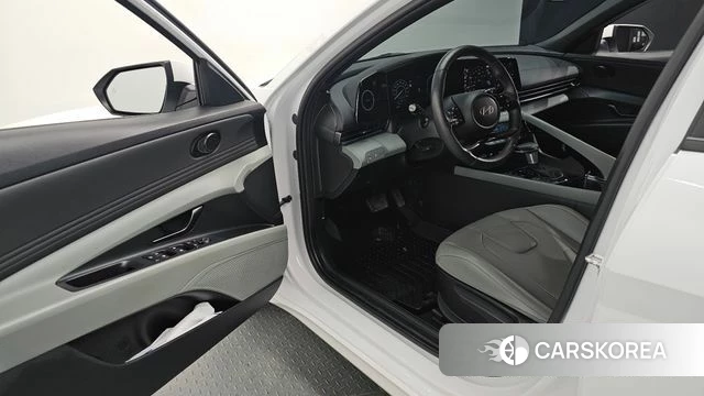 Hyundai The New Avante (CN7) 2023 Белый из Кореи, фото 2