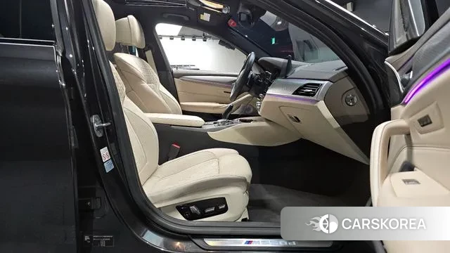 BMW 5 Series (G30) 2018 Серый из Кореи, фото 2