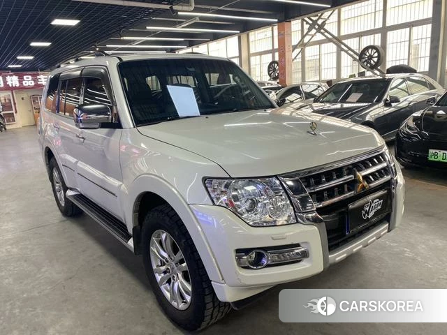 Mitsubishi  Pajero (imported) 2019 Белый из Китая, фото 2