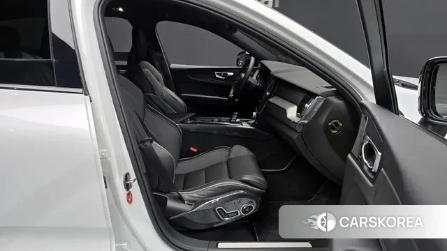 Volvo XC60 second Generation 2020 Белый из Кореи, фото 2