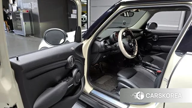 Mini Cooper D 2018 Жемчужный цвет из Кореи, фото 2