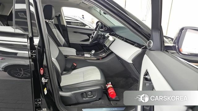 Land Rover Range Rover Evoque 2nd Generation 2025 Черный из Кореи, фото 2