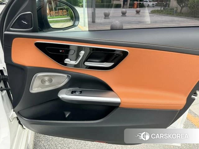 Mercedes-Benz Class C 2022 Белый из Китая, фото 2