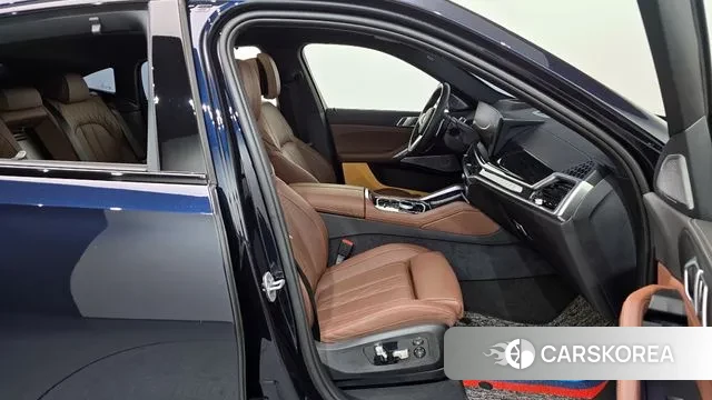 BMW X6 (G06) 2024 Черный из Кореи, фото 2