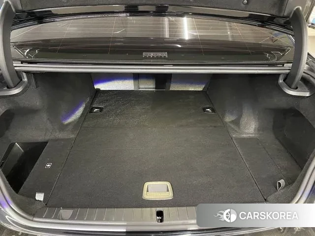 BMW 7 Series (G11) 2022 Черный из Кореи, фото 2