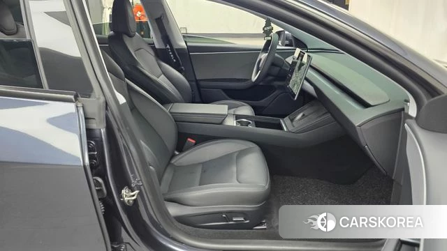Tesla Model 3 2024 Серый из Кореи, фото 2