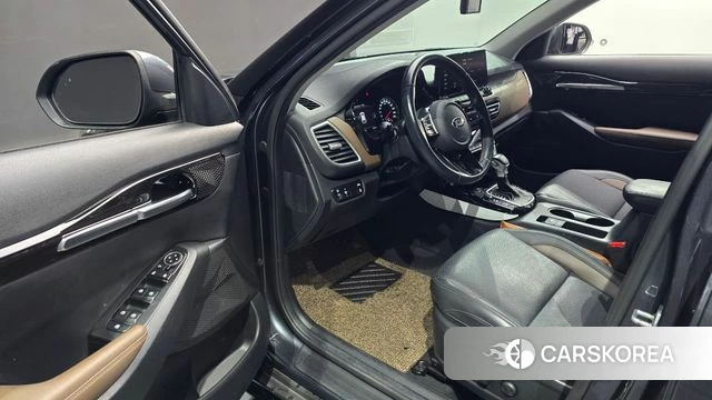 Kia Seltos 2020 Серый из Кореи, фото 2