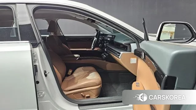 Hyundai Grandeur Hybrid (GN7) 2023 Белый из Кореи, фото 2