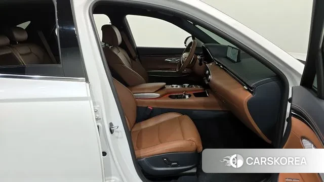 Genesis GV70 2023 Белый из Кореи, фото 2