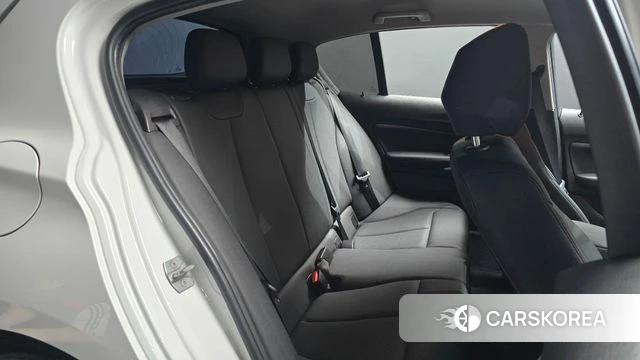 BMW 1 Series (F20) 2018 Белый из Кореи, фото 2