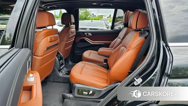 BMW X7 (G07) 2024 Черный из Кореи, фото 2