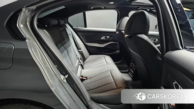 BMW 3 Series (G20) 2026 Серебристо-серый из Кореи, фото 2