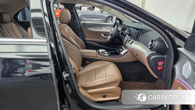 Mercedes-Benz E-Class W213 2019 Черный из Кореи, фото 2