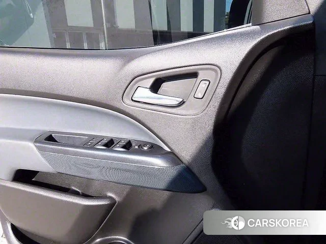 Chevrolet (GM Daewoo) Real New Colorado 2021 Черный из Кореи, фото 2