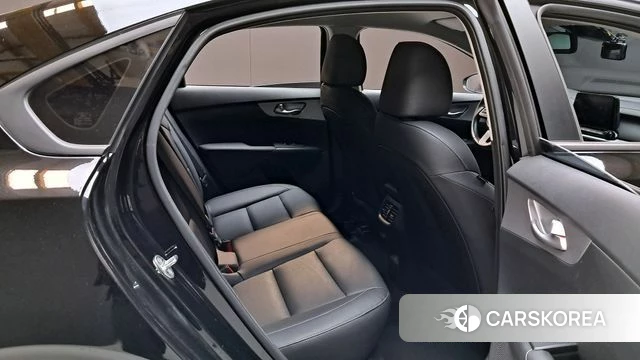 Kia The New K3 2nd generation 2023 Черный из Кореи, фото 2